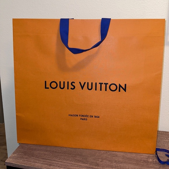 Louis Vuitton LARGE shopping bag - Picture 1 of 6